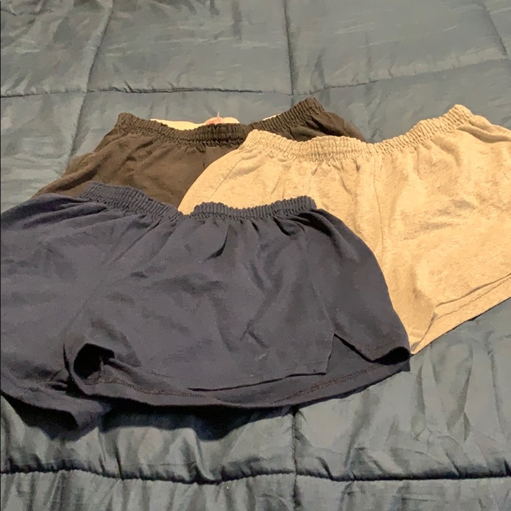 Set of 3 pairs of shorts for 5$